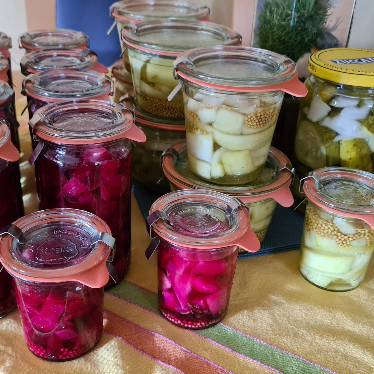 #einkaufimgarten in diesem Jahr mit verrückt gewordenen Buschbohnen... die ersten Rote Bete sind im Glas und die letzte…