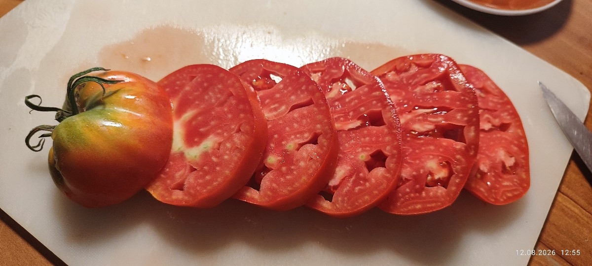 1)... Insalata Caprese geht bei dieser Affenhitze immer! 😋
2)...@andenhorn-67764, trotz hitzebedingter "grüner Ärsche"…