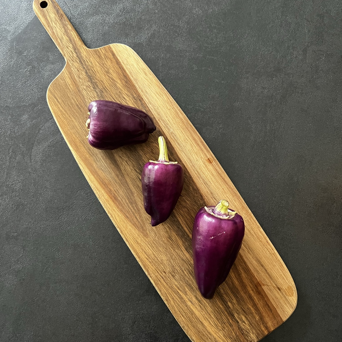 Lila Spitzpaprika 💜

Mehr besondere Gemüsesorten auf Instagram: wildwuchs_gefluester 😊