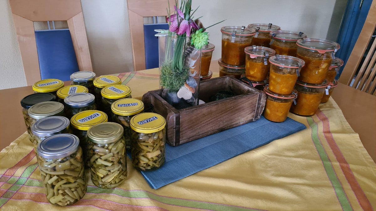 Eingeweckt, gedörrt und Brot gebacken....