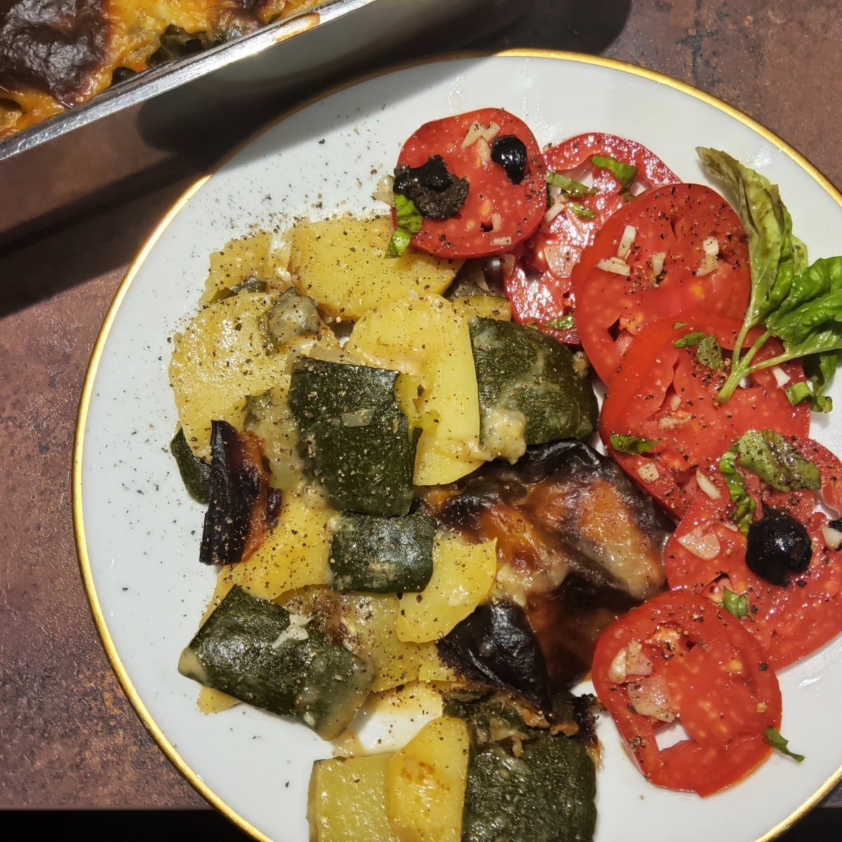 #MeineSommerküche Teil 23
 #Zucchinischwemme #Zucchinirezepte

➡️ Zucchini Kartoffel Auflauf mit Ziegenkäse ⬅️
...Durch…