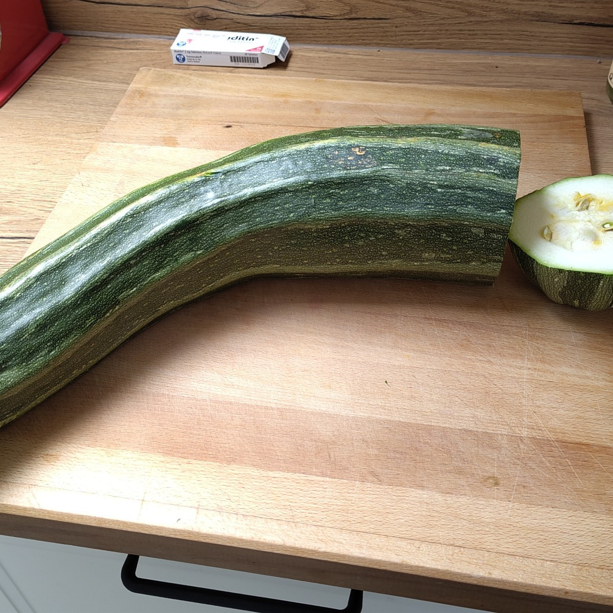 Last week, I also took advantage of the #zucchini glut. I found a 3-kg organic zucchini by the side of the road for jus…