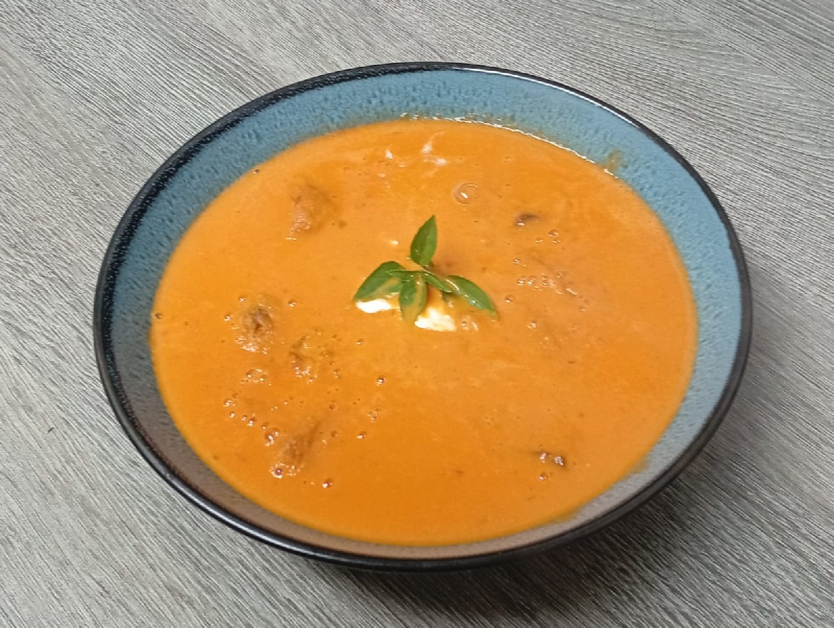 Mal zwei Tage nicht im Garten gewesen - und dann so eine Wahnsinnsernte. Aus den letzten Tomaten wurde gestern eine ein…