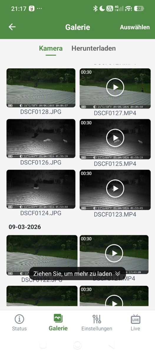 Hier sieht man die Bilder, die die Kamera aufgenommen hat. Man kann dann die gewünschten Bilder auswählen und aufs Hand…