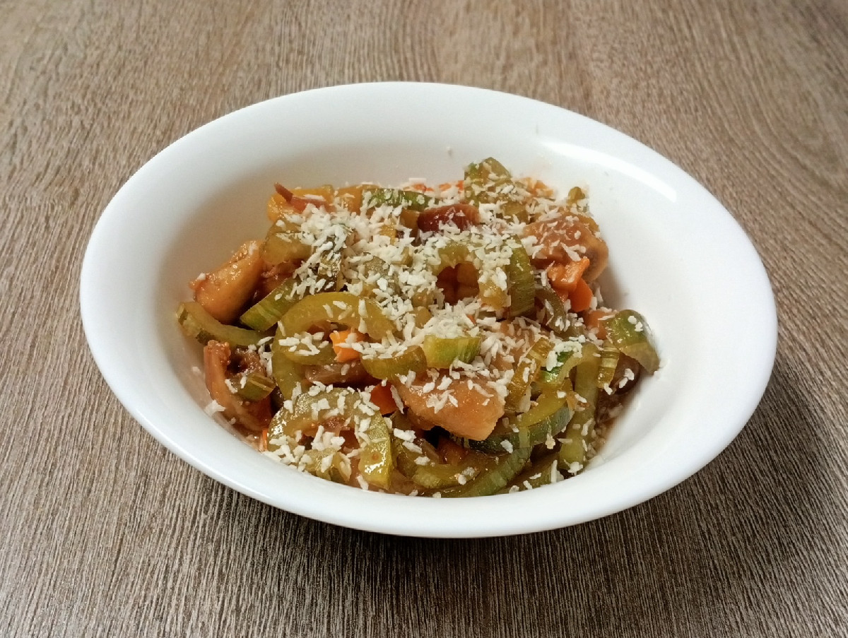Mal ein paar neue Rezepte ausprobiert: Ein Äthiopischer Auberginen-Paprika-Topf mit selbstgemachtem Berberegewürz. 
Lil…