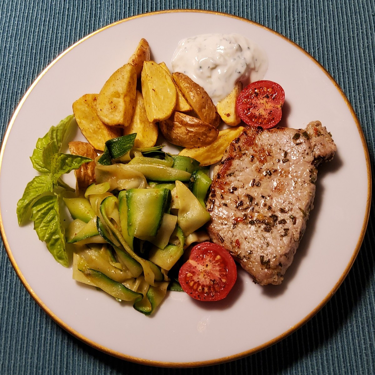 #meineherbstküche Teil 4 #Zucchiniverwertung

...Seitdem ich kürzlich auf die Zucchinitagliatelle gekommen bin, bin ich…