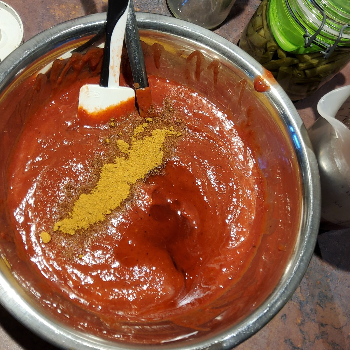 ...Heute den fermentierten Pflaumenansatz verarbeitet: 2 1/2 Bügelgläser mit dem fertigen Pflaumenketchup habe ich erha…