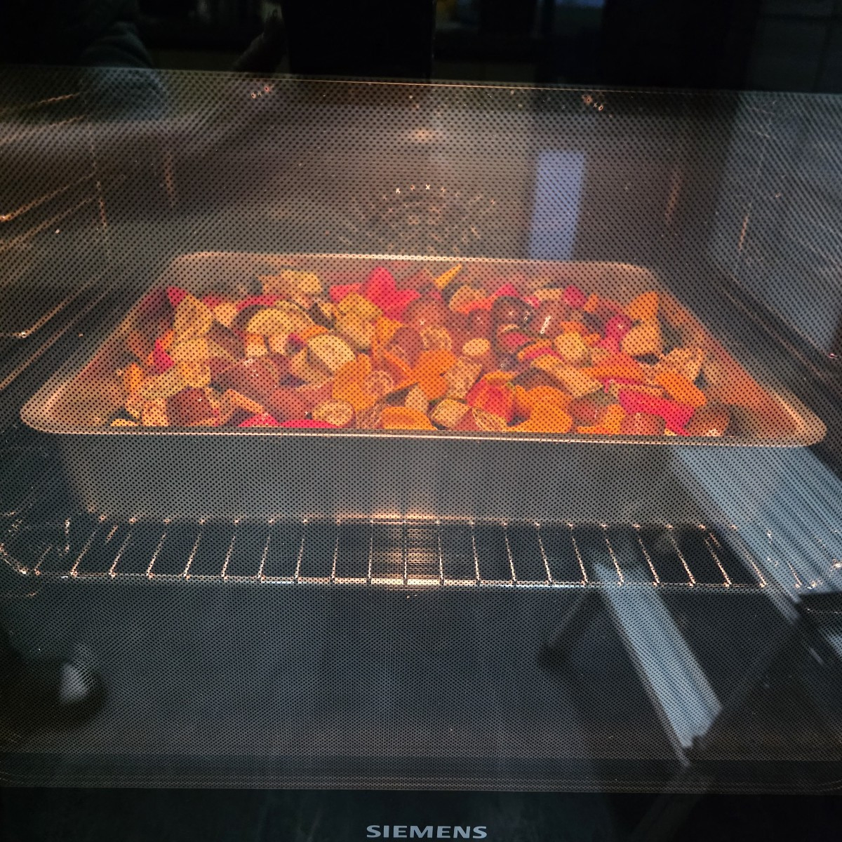 Ich möchte gern mit euch das super leckeres Rezept teilen.
Es heißt von russisch übersetzt "Auberginen Klavier " fragt …