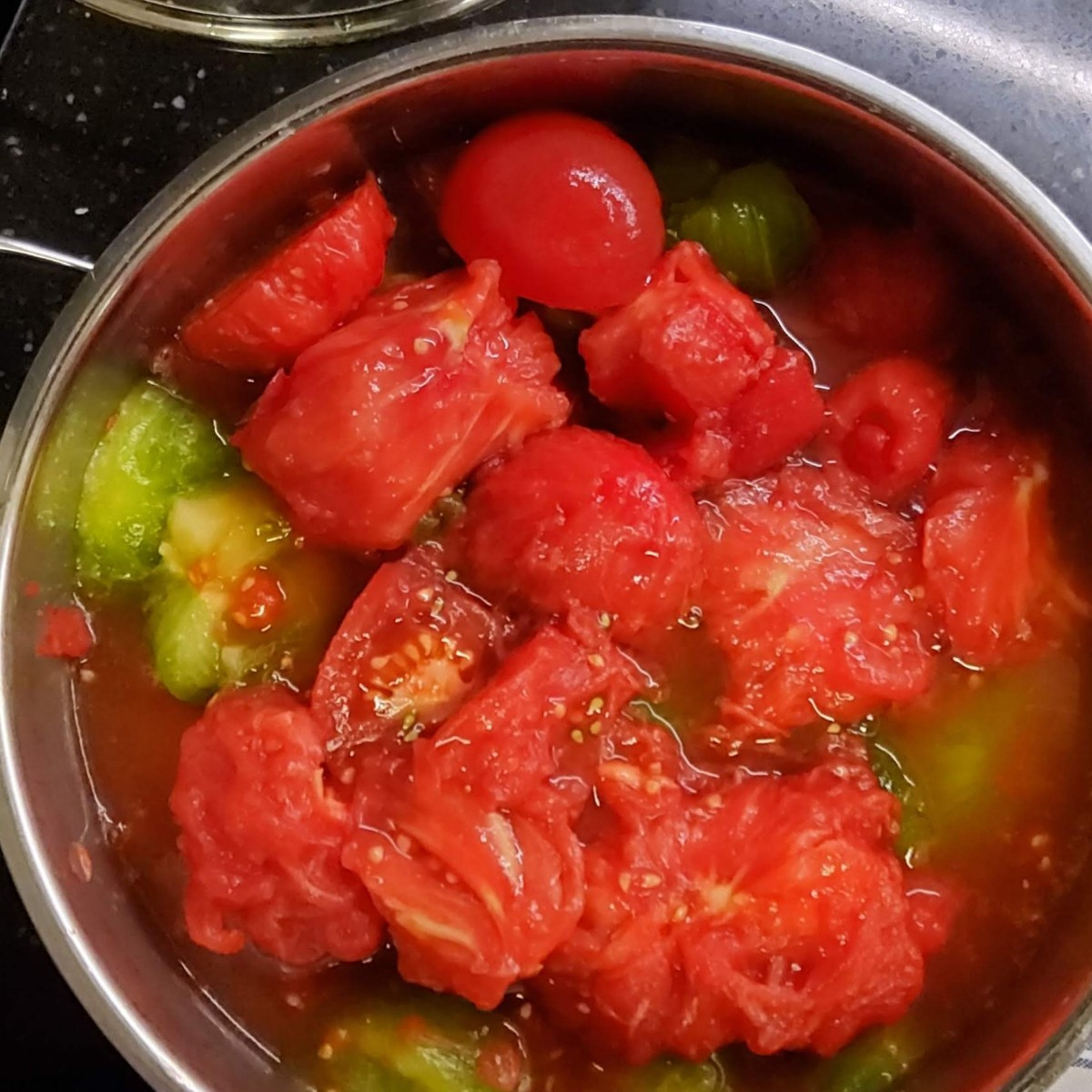 ...es soll ja Frÿdianer geben, die auch dieses Jahr viele Tomaten zu verarbeiten haben...😎 ...ich gehöre jedenfalls ni…