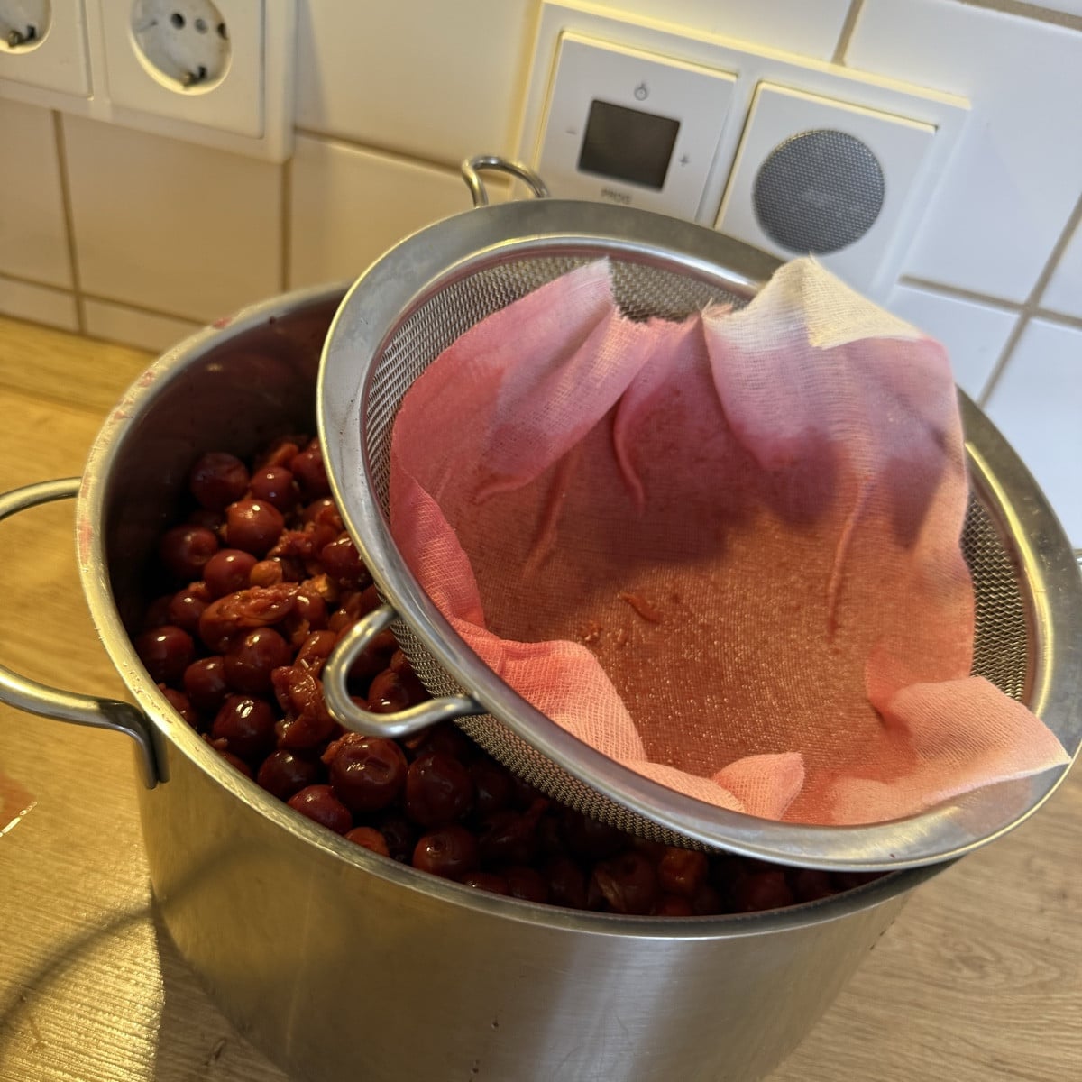     🍒 Hausgemachter Wetterauer Kirschlikör     🤪 🍒    😜 🍷