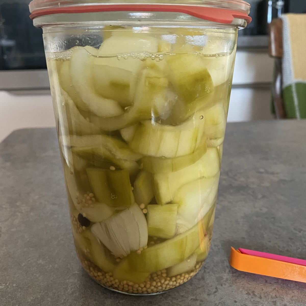 Senfgurken 
Mit 70+ zum ersten Mal Gurken eingemacht. 
@patronbernard: Danke fürs Rezept. 
