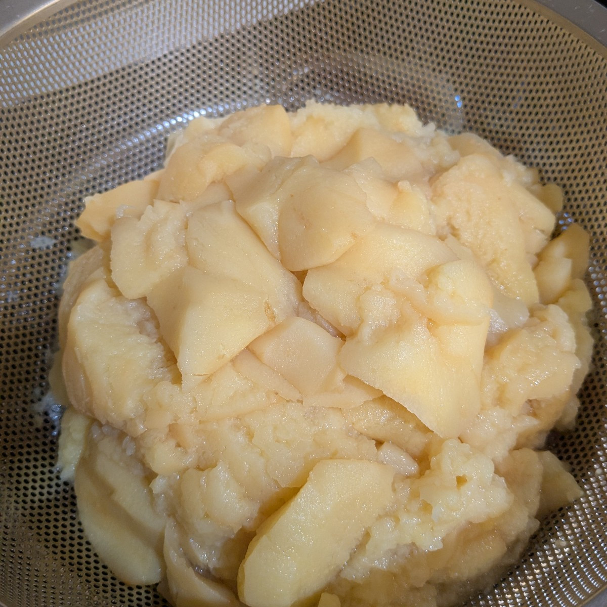 Heute war ich auch mal fleißig #quitten 🍐
Genau das richtige Wetter dafür 🌧️
