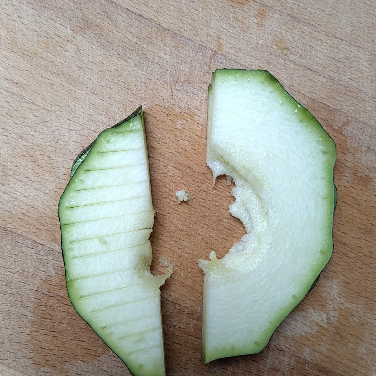 Last week, I also took advantage of the #zucchini glut. I found a 3-kg organic zucchini by the side of the road for jus…