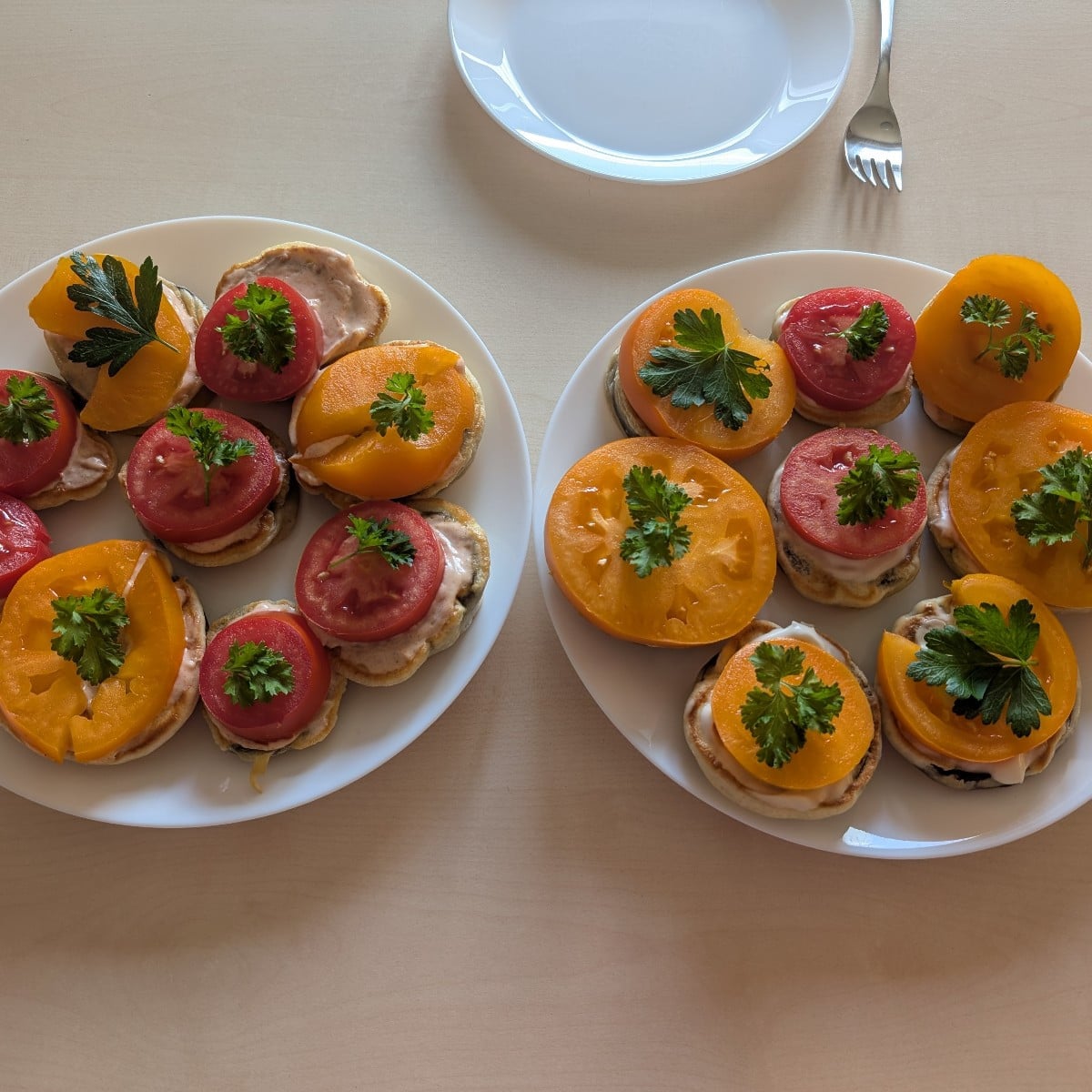 Gemüse verarbeitet. Heute gab es Auberginen im Teigmantel mit Tomate und Petersilie garniert. Auch der Knoblauch in der…