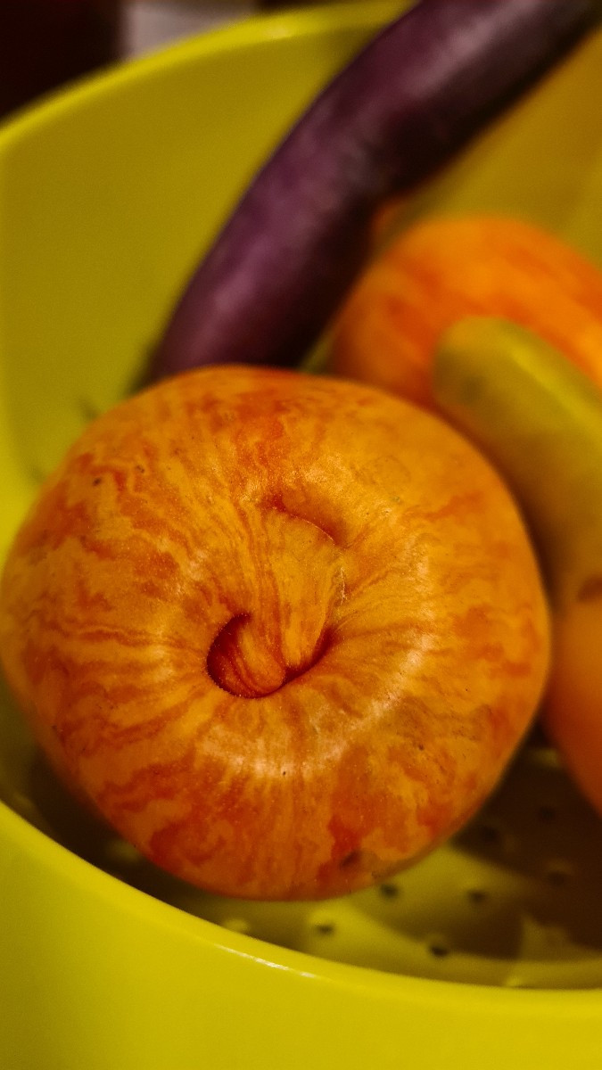 Die Welt ist .....eine Tomate!