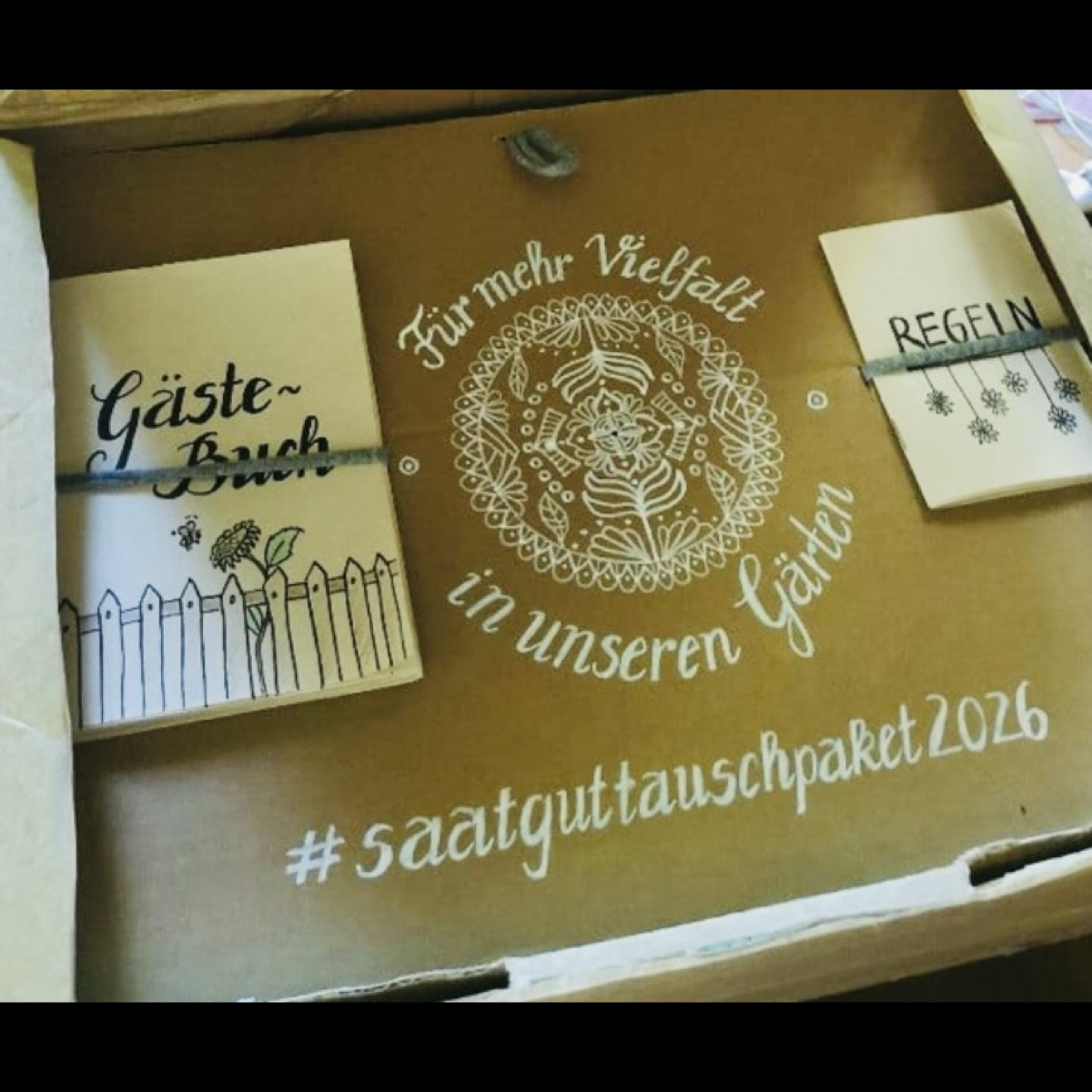 Das Saatguttauschpaket macht sich nun wieder auf die Reise! Vielen Dank für die großartige Aktion! 🌱 

Bild 2: Großes …