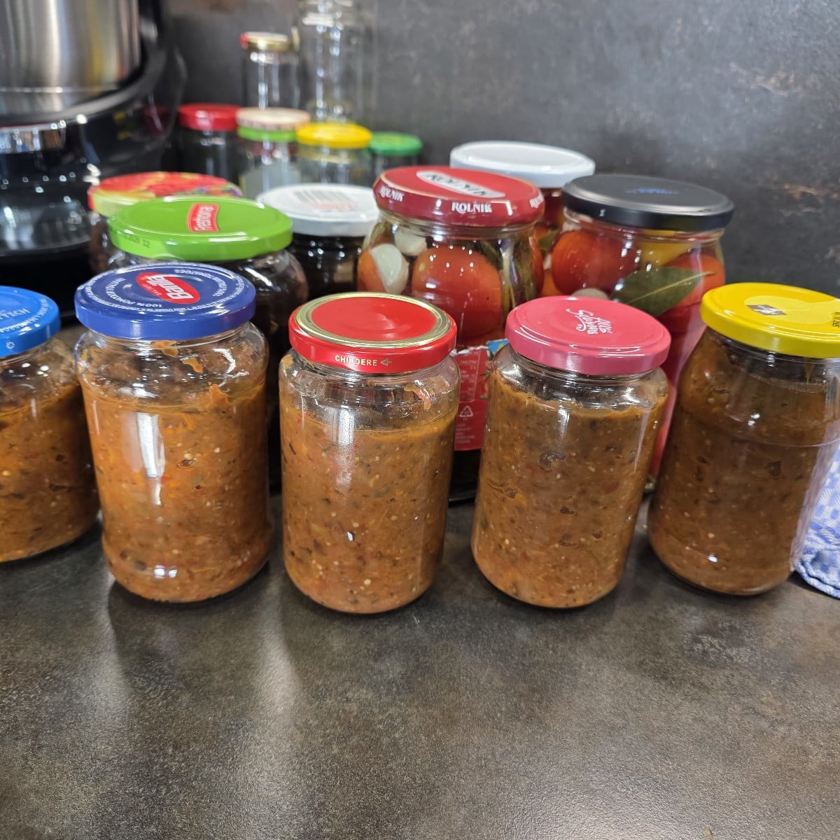 Ich möchte gern mit euch das super leckeres Rezept teilen.
Es heißt von russisch übersetzt "Auberginen Klavier " fragt …