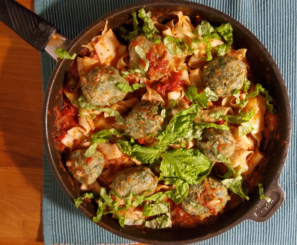 Meine #Sommerküche Teil 15
➡️ GNUDI AN TOMATENSUGO ⬅️
...heute mal wieder Spontanküche, die verdammt lecker schmeckt!
.…
