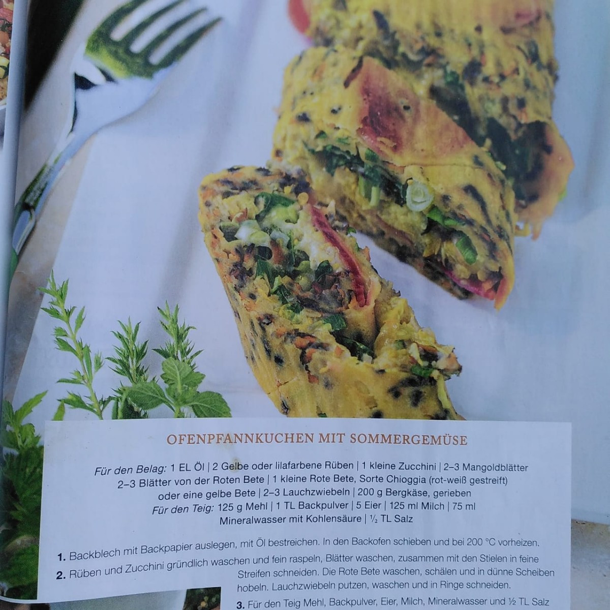 Ich hab das Rezept letztes Jahr schon mal gepostet. Es ist aus der Kraut& Rüben. Ich nehm allerdings etwas
mehr Mehl (2…
