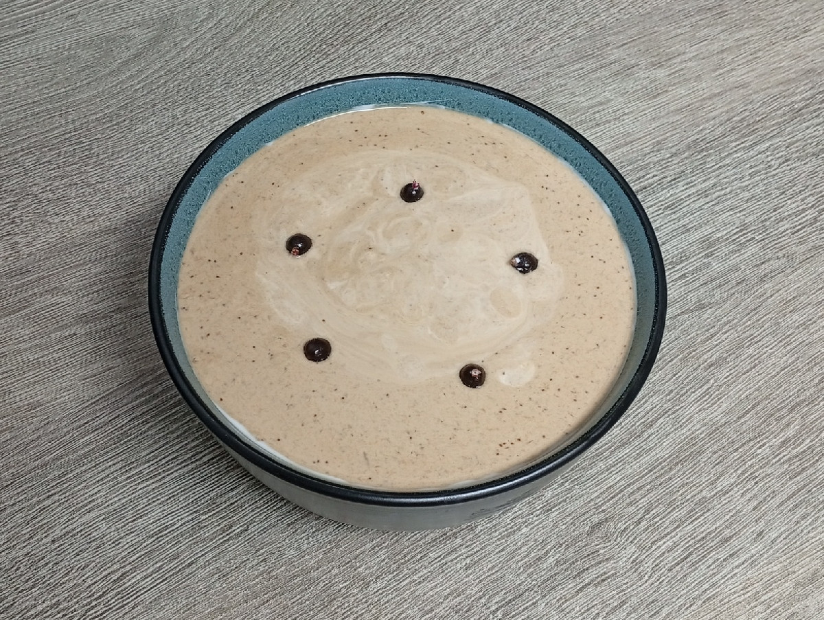 Gestern Abend gab's mit aufgepepptem Frischkäse gefüllte Paprikaschötchen. Einmal mit Schnittlauch, Chili & Knoblauch. …