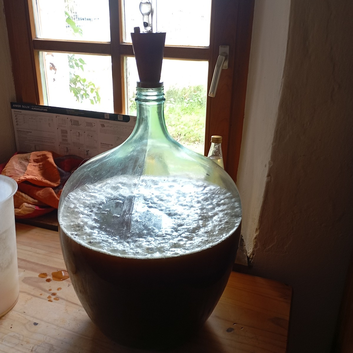 Heute Apfelwein mit Honig hergestellt 