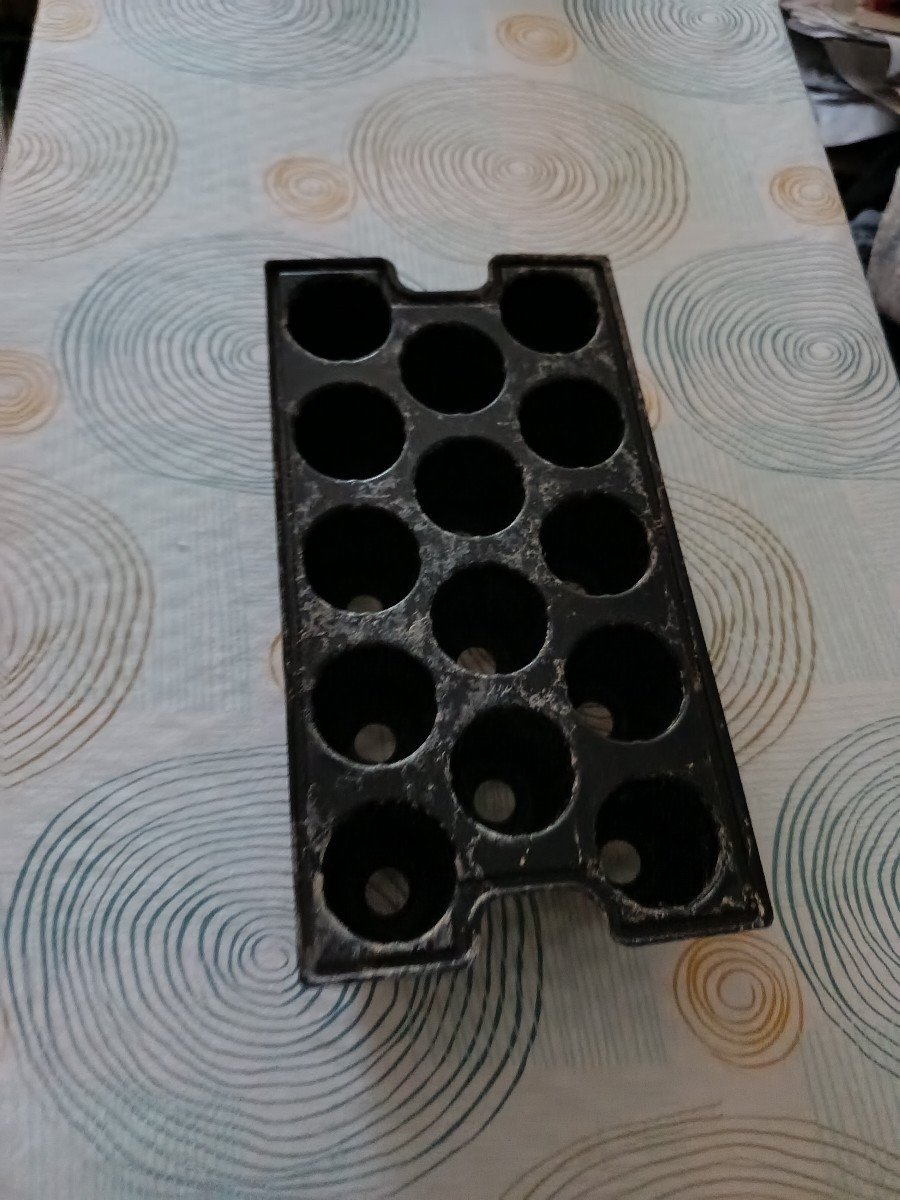 Die genaue Anzahl kann ich dir nicht sagen. Ich säe in so Platten aus und setze sie dann. Was du halt mit zwei Fingern …
