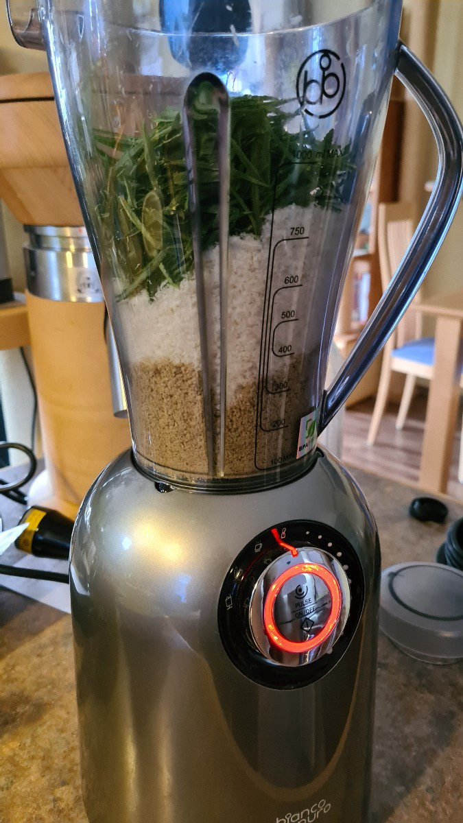 #Alexandro,  das war eine super Idee!!! Pesto aus der Mexikanischen Riesentagetes ist echt lecker! Danke für die Zweige…